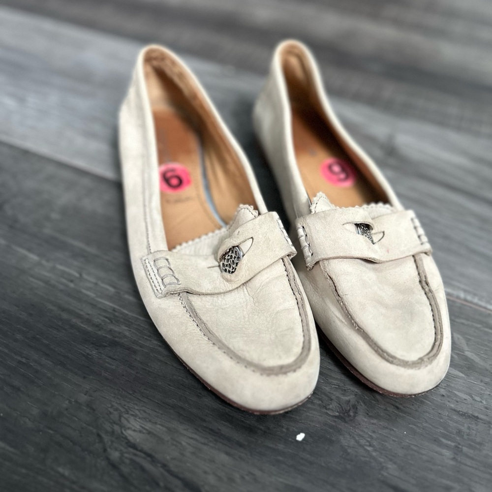 COACH Polly Penny Loafer Women’s Shoes Sz 6 Cream Beige